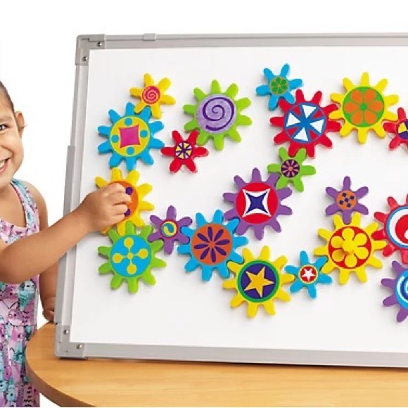 Lakeshore turn & learn magnetic gears - Picture 7 of 7